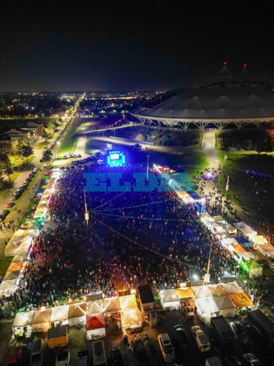 Más de 12 mil personas en el primer día de la Fiesta de la Cerveza: hoy cierran Los Charros y Los Del Fuego